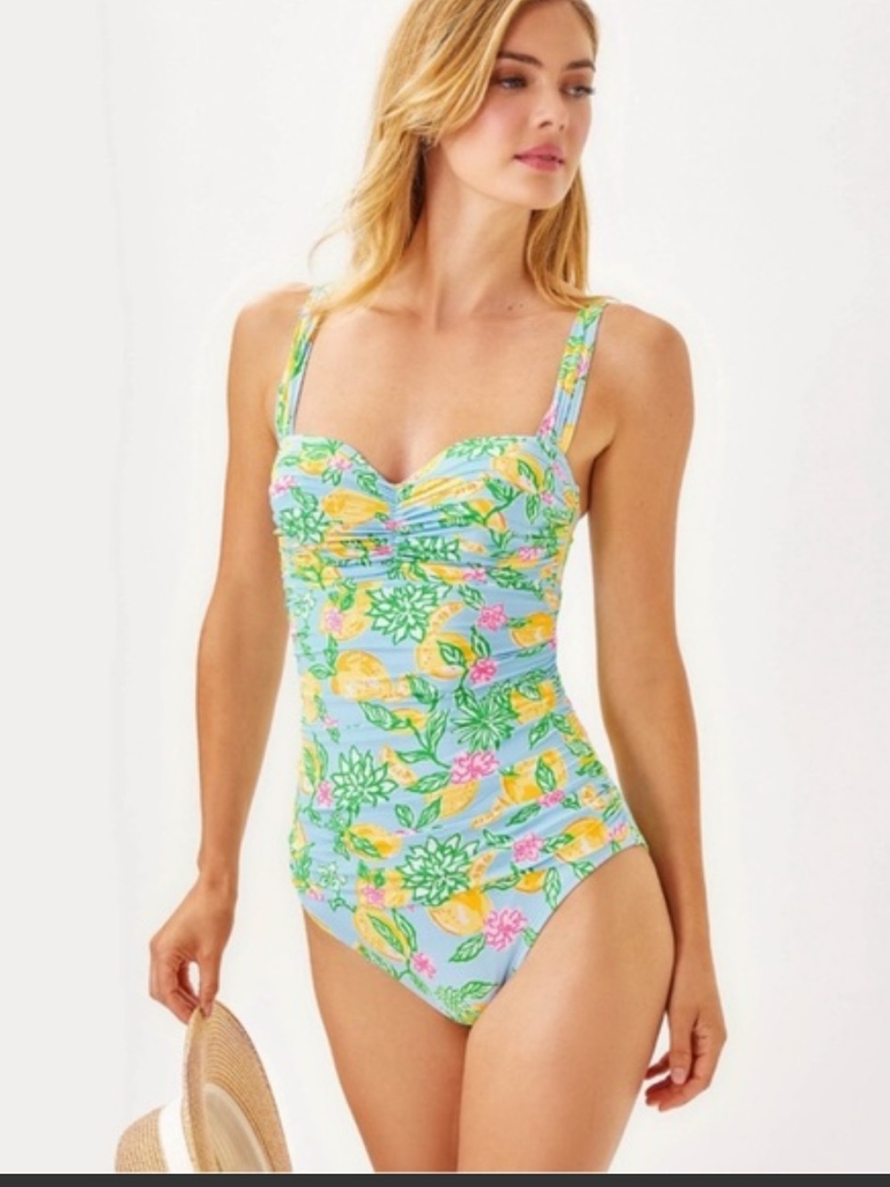 Lilly Pulitzer Solaria Bluette
Make Lemonade One Piece
Swimsuit Size 10